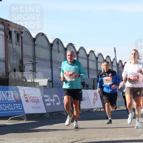 03.10.2025 - Köhlbrandbrückenlauf Luisa Fischer http://msf.ph/oto/9030716 03.10.2025 13:04:40 Ziel 4022, 4055, 4236, 4246, 4247, 4713, 4724, 4831, 5948, 6018, 6092, 6470 meine-sportfotos.de