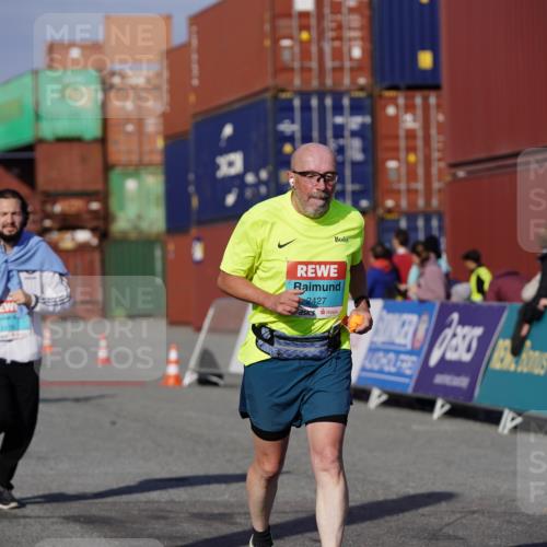 03.10.2025 - Köhlbrandbrückenlauf Michael Burmester http://msf.ph/oto/9030732 03.10.2025 10:36:06 Ziel 2161, 2427, 2476, 3258 meine-sportfotos.de