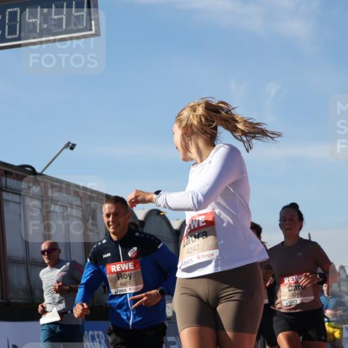 03.10.2025 - Köhlbrandbrückenlauf Luisa Fischer http://msf.ph/oto/9030747 03.10.2025 13:04:42 Ziel 4022, 4236, 4246, 4247, 4303, 4449, 4713, 4724, 4831, 5849, 5948, 5968, 6092, 6268, 6470 meine-sportfotos.de
