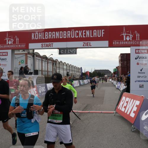 03.10.2025 - Köhlbrandbrückenlauf Julia Fischer http://msf.ph/oto/9030769 03.10.2025 16:11:49 Ziel 7196, 7330, 7419, 7469, 7533, 7658, 8774, 9200, 9202, 9382, 9392, 9634 meine-sportfotos.de