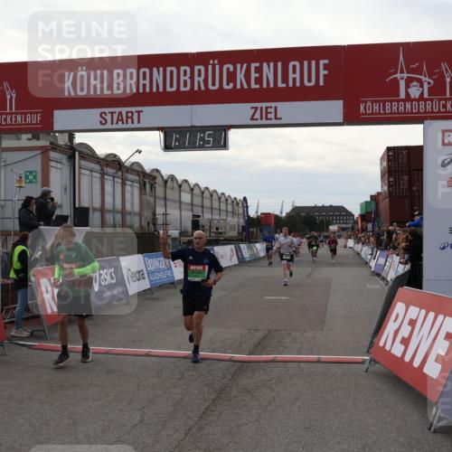 03.10.2025 - Köhlbrandbrückenlauf Julia Fischer http://msf.ph/oto/9030790 03.10.2025 16:11:52 Ziel 7330, 7419, 7469, 7533, 7658, 7961, 8005, 8096, 8954, 9200, 9202, 9244, 9392, 9634 meine-sportfotos.de