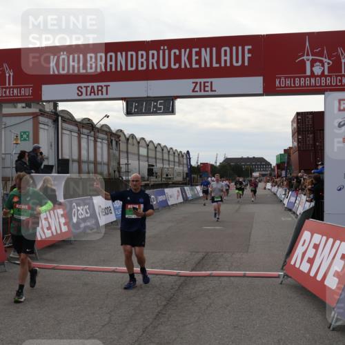 03.10.2025 - Köhlbrandbrückenlauf Julia Fischer http://msf.ph/oto/9030791 03.10.2025 16:11:52 Ziel 7330, 7419, 7469, 7533, 7658, 7961, 8005, 8096, 8954, 9200, 9202, 9244, 9392, 9634 meine-sportfotos.de