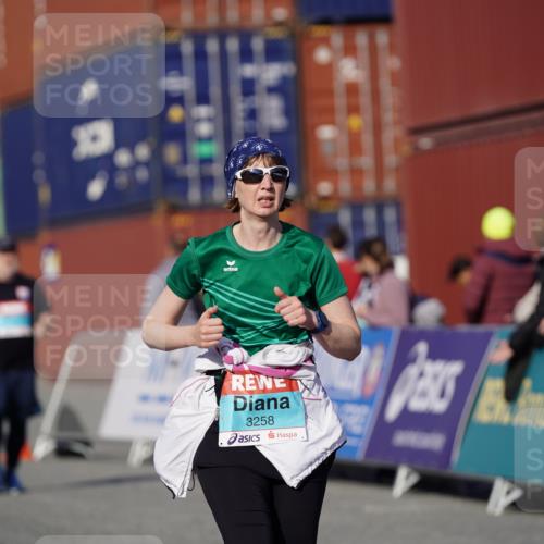 03.10.2025 - Köhlbrandbrückenlauf Michael Burmester http://msf.ph/oto/9030792 03.10.2025 10:36:12 Ziel 2475, 3258 meine-sportfotos.de