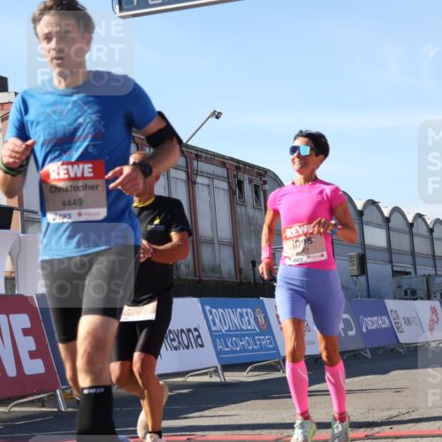 03.10.2025 - Köhlbrandbrückenlauf Luisa Fischer http://msf.ph/oto/9030793 03.10.2025 13:04:49 Ziel 4022, 4061, 4236, 4240, 4246, 4247, 4303, 4449, 4724, 4831, 5849, 5948, 5968, 6268, 6470, 6716 meine-sportfotos.de