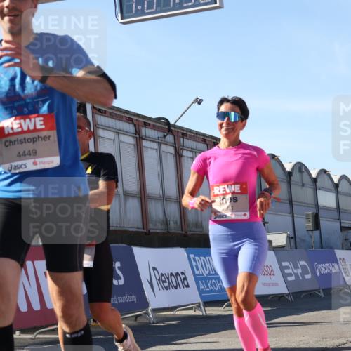 03.10.2025 - Köhlbrandbrückenlauf Luisa Fischer http://msf.ph/oto/9030796 03.10.2025 13:04:49 Ziel 4022, 4061, 4236, 4240, 4246, 4247, 4303, 4449, 4724, 4831, 5849, 5948, 5968, 6268, 6470, 6716 meine-sportfotos.de