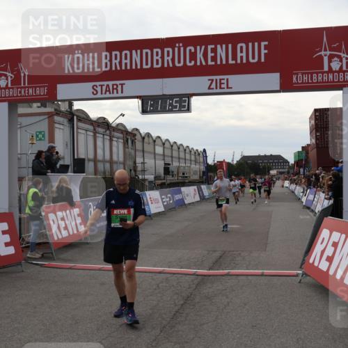 03.10.2025 - Köhlbrandbrückenlauf Julia Fischer http://msf.ph/oto/9030797 03.10.2025 16:11:53 Ziel 7330, 7419, 7469, 7533, 7658, 7961, 8005, 8096, 8954, 9200, 9202, 9244, 9392, 9634 meine-sportfotos.de