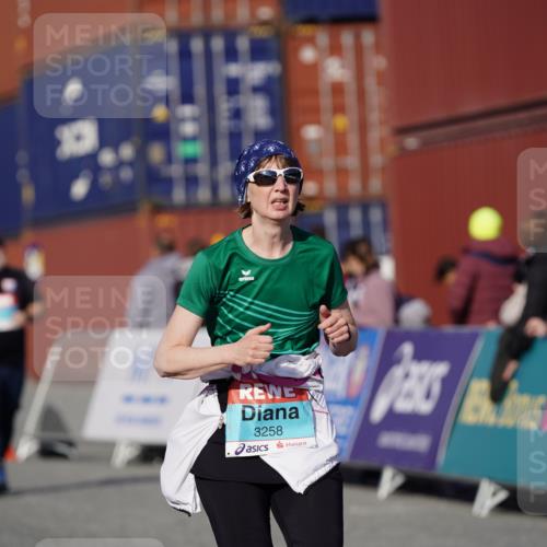 03.10.2025 - Köhlbrandbrückenlauf Michael Burmester http://msf.ph/oto/9030799 03.10.2025 10:36:12 Ziel 2475, 3258 meine-sportfotos.de