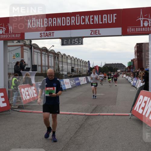 03.10.2025 - Köhlbrandbrückenlauf Julia Fischer http://msf.ph/oto/9030801 03.10.2025 16:11:54 Ziel 7330, 7419, 7469, 7533, 7566, 7613, 7658, 7961, 8005, 8096, 8954, 9200, 9202, 9244, 9392, 9634 meine-sportfotos.de
