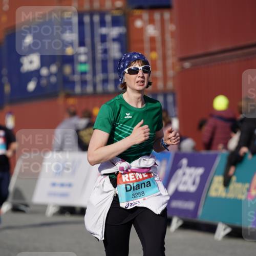 03.10.2025 - Köhlbrandbrückenlauf Michael Burmester http://msf.ph/oto/9030802 03.10.2025 10:36:13 Ziel 2475, 3258 meine-sportfotos.de
