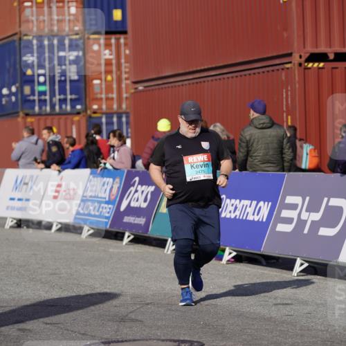 03.10.2025 - Köhlbrandbrückenlauf Michael Burmester http://msf.ph/oto/9030809 03.10.2025 10:36:17 Ziel 2475, 3589 meine-sportfotos.de