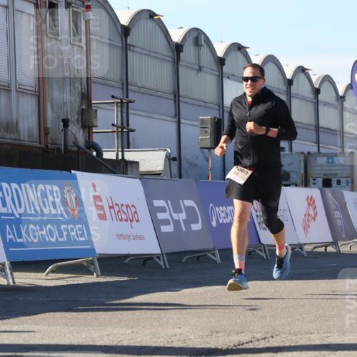 03.10.2025 - Köhlbrandbrückenlauf Luisa Fischer http://msf.ph/oto/9030814 03.10.2025 13:04:53 Ziel 4022, 4061, 4217, 4236, 4240, 4246, 4303, 4449, 4831, 5849, 5968, 6268, 6470, 6716 meine-sportfotos.de