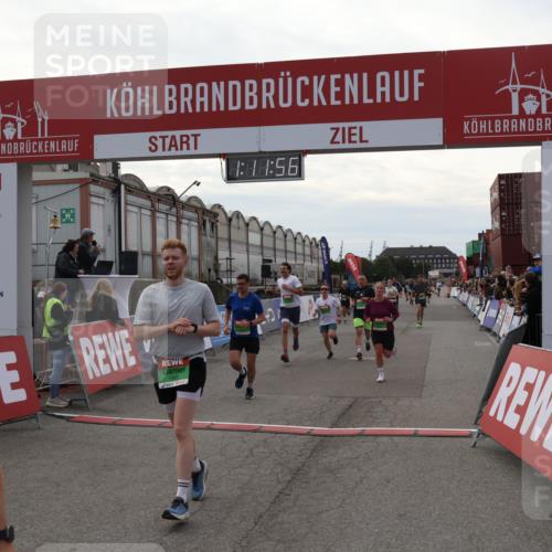 03.10.2025 - Köhlbrandbrückenlauf Julia Fischer http://msf.ph/oto/9030815 03.10.2025 16:11:57 Ziel 7122, 7419, 7469, 7533, 7566, 7613, 7658, 7757, 7961, 8005, 8096, 8110, 8954, 9202, 9244, 9392 meine-sportfotos.de
