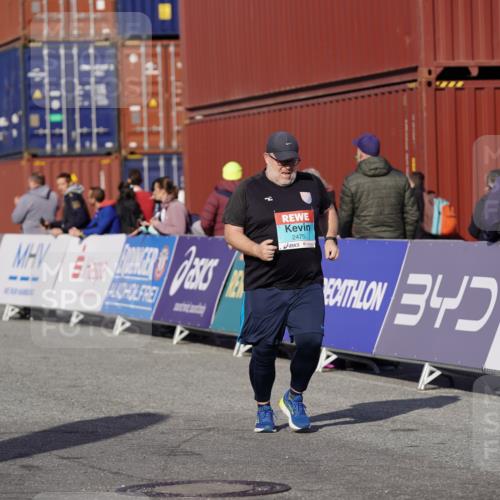 03.10.2025 - Köhlbrandbrückenlauf Michael Burmester http://msf.ph/oto/9030817 03.10.2025 10:36:18 Ziel 2475, 3589 meine-sportfotos.de