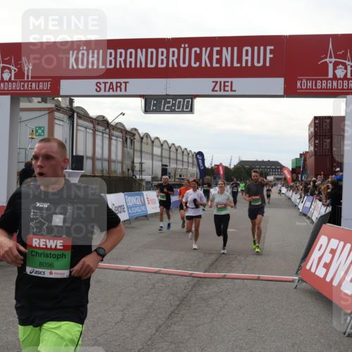 03.10.2025 - Köhlbrandbrückenlauf Julia Fischer http://msf.ph/oto/9030827 03.10.2025 16:12:00 Ziel 7122, 7463, 7469, 7533, 7566, 7613, 7658, 7757, 7961, 8005, 8096, 8110, 8259, 8569, 8954, 9159, 9244 meine-sportfotos.de