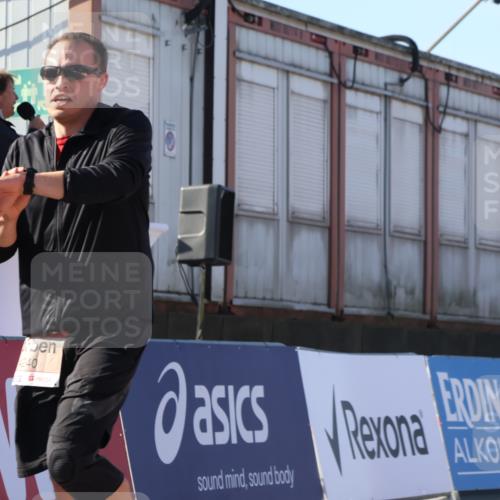 03.10.2025 - Köhlbrandbrückenlauf Luisa Fischer http://msf.ph/oto/9030845 03.10.2025 13:04:55 Ziel 4061, 4175, 4217, 4240, 4303, 4449, 5670, 5785, 5849, 5952, 5968, 6268, 6561, 6716 meine-sportfotos.de