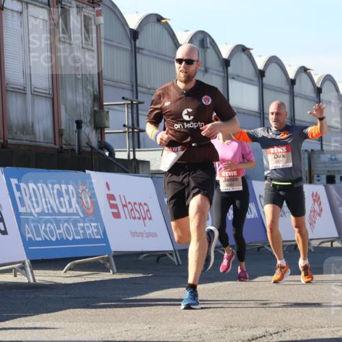 03.10.2025 - Köhlbrandbrückenlauf Luisa Fischer http://msf.ph/oto/9030854 03.10.2025 13:04:56 Ziel 4061, 4175, 4217, 4240, 4303, 4449, 5670, 5785, 5849, 5951, 5952, 5968, 6268, 6561, 6716 meine-sportfotos.de