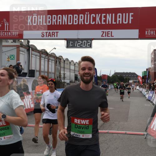 03.10.2025 - Köhlbrandbrückenlauf Julia Fischer http://msf.ph/oto/9030859 03.10.2025 16:12:03 Ziel 7122, 7463, 7469, 7566, 7613, 7757, 7961, 8005, 8096, 8110, 8259, 8569, 8954, 9159, 9244, 9399 meine-sportfotos.de
