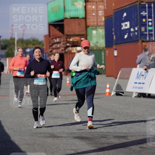 03.10.2025 - Köhlbrandbrückenlauf Michael Burmester http://msf.ph/oto/9030864 03.10.2025 10:36:25 Ziel 1819, 1982, 2331, 3225, 3589 meine-sportfotos.de