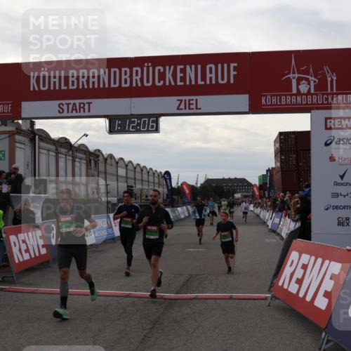 03.10.2025 - Köhlbrandbrückenlauf Julia Fischer http://msf.ph/oto/9030886 03.10.2025 16:12:06 Ziel 7122, 7463, 7468, 7566, 7613, 7757, 7961, 8005, 8096, 8110, 8259, 8569, 8939, 8951, 8954, 9159, 9244, 9399 meine-sportfotos.de