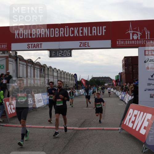 03.10.2025 - Köhlbrandbrückenlauf Julia Fischer http://msf.ph/oto/9030892 03.10.2025 16:12:07 Ziel 7122, 7463, 7468, 7566, 7613, 7757, 7825, 7961, 8005, 8096, 8110, 8259, 8569, 8939, 8951, 8954, 9159, 9399 meine-sportfotos.de