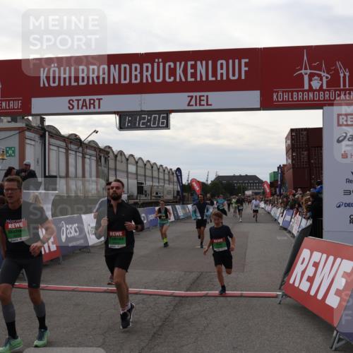 03.10.2025 - Köhlbrandbrückenlauf Julia Fischer http://msf.ph/oto/9030895 03.10.2025 16:12:07 Ziel 7122, 7463, 7468, 7566, 7613, 7757, 7825, 7961, 8005, 8096, 8110, 8259, 8569, 8939, 8951, 8954, 9159, 9399 meine-sportfotos.de