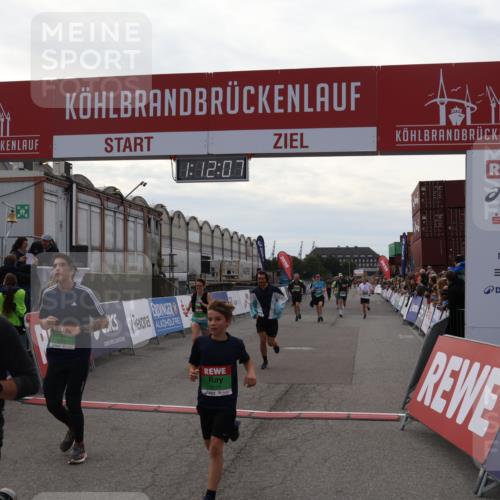 03.10.2025 - Köhlbrandbrückenlauf Julia Fischer http://msf.ph/oto/9030908 03.10.2025 16:12:08 Ziel 7122, 7463, 7468, 7566, 7613, 7757, 7825, 8096, 8110, 8259, 8569, 8939, 8951, 9159, 9399 meine-sportfotos.de