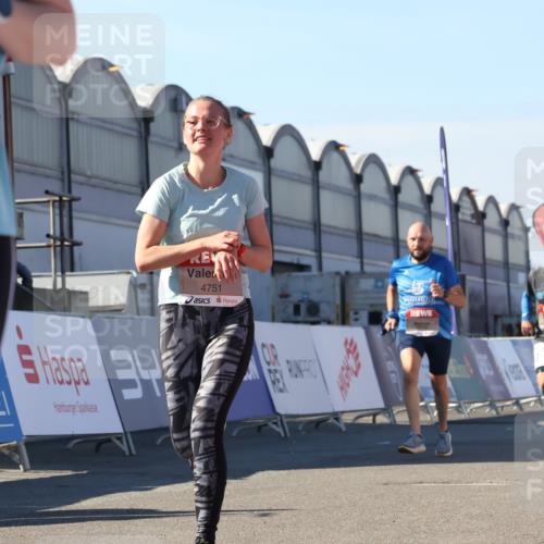 03.10.2025 - Köhlbrandbrückenlauf Luisa Fischer http://msf.ph/oto/9030919 03.10.2025 13:05:01 Ziel 4098, 4175, 4217, 4240, 4256, 4751, 5670, 5785, 5951, 5952, 6561, 6719 meine-sportfotos.de