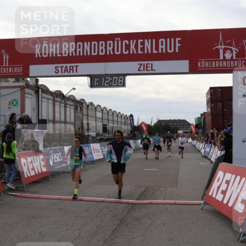 03.10.2025 - Köhlbrandbrückenlauf Julia Fischer http://msf.ph/oto/9030922 03.10.2025 16:12:09 Ziel 7122, 7404, 7463, 7468, 7566, 7613, 7757, 7825, 8088, 8110, 8259, 8569, 8939, 8951, 9159, 9399 meine-sportfotos.de