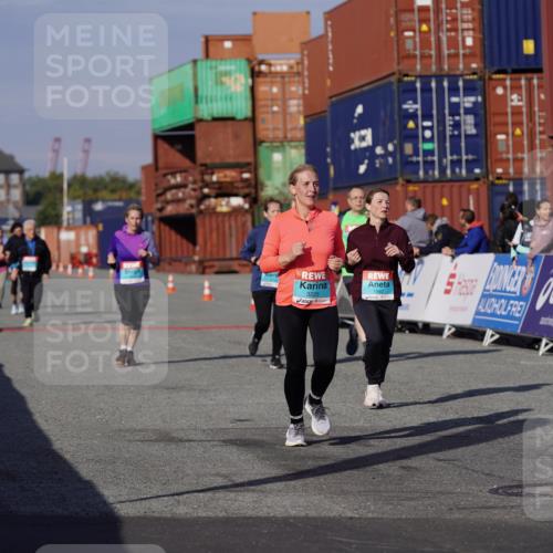 03.10.2025 - Köhlbrandbrückenlauf Michael Burmester http://msf.ph/oto/9030929 03.10.2025 10:36:30 Ziel 1819, 1982, 2331, 2780, 3094, 3225, 3311 meine-sportfotos.de
