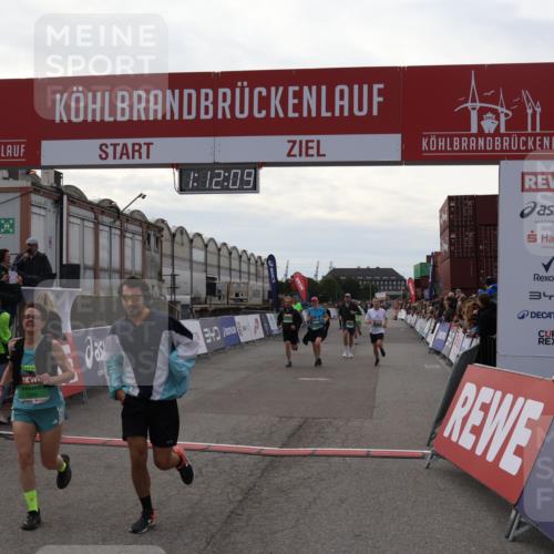 03.10.2025 - Köhlbrandbrückenlauf Julia Fischer http://msf.ph/oto/9030936 03.10.2025 16:12:10 Ziel 7122, 7404, 7463, 7468, 7566, 7613, 7757, 7825, 8088, 8110, 8259, 8569, 8939, 8951, 9159, 9399 meine-sportfotos.de