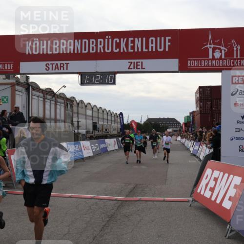 03.10.2025 - Köhlbrandbrückenlauf Julia Fischer http://msf.ph/oto/9030942 03.10.2025 16:12:10 Ziel 7122, 7404, 7463, 7468, 7566, 7613, 7757, 7825, 8088, 8110, 8259, 8569, 8939, 8951, 9159, 9399 meine-sportfotos.de
