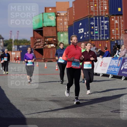 03.10.2025 - Köhlbrandbrückenlauf Michael Burmester http://msf.ph/oto/9030943 03.10.2025 10:36:30 Ziel 1819, 1982, 2331, 2780, 3094, 3225, 3311 meine-sportfotos.de