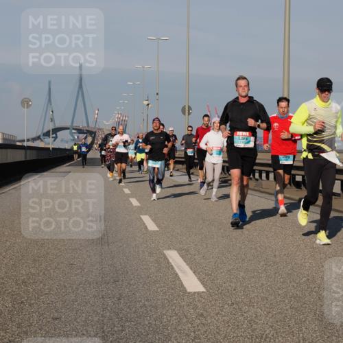 03.10.2025 - Köhlbrandbrückenlauf Fabian Wolf http://msf.ph/oto/9030950 03.10.2025 09:45:20 Position 3  meine-sportfotos.de