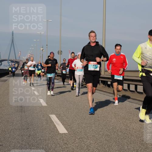 03.10.2025 - Köhlbrandbrückenlauf Fabian Wolf http://msf.ph/oto/9030972 03.10.2025 09:45:21 Position 3 1067 meine-sportfotos.de