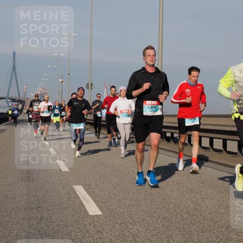 03.10.2025 - Köhlbrandbrückenlauf Fabian Wolf http://msf.ph/oto/9030978 03.10.2025 09:45:21 Position 3 1067 meine-sportfotos.de