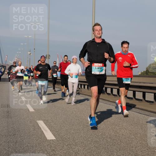 03.10.2025 - Köhlbrandbrückenlauf Fabian Wolf http://msf.ph/oto/9030992 03.10.2025 09:45:21 Position 3 1067, 3525 meine-sportfotos.de