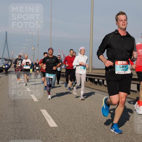 03.10.2025 - Köhlbrandbrückenlauf Fabian Wolf http://msf.ph/oto/9031014 03.10.2025 09:45:22 Position 3 1067, 3525 meine-sportfotos.de