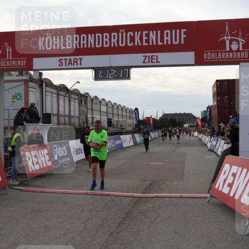 03.10.2025 - Köhlbrandbrückenlauf Julia Fischer http://msf.ph/oto/9031039 03.10.2025 16:12:18 Ziel 7404, 7468, 7615, 7762, 7825, 8088, 8501, 8939, 8951, 9399 meine-sportfotos.de