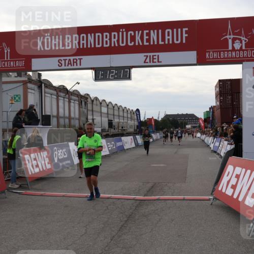 03.10.2025 - Köhlbrandbrückenlauf Julia Fischer http://msf.ph/oto/9031043 03.10.2025 16:12:18 Ziel 7404, 7468, 7615, 7762, 7825, 8088, 8501, 8939, 8951, 9399 meine-sportfotos.de