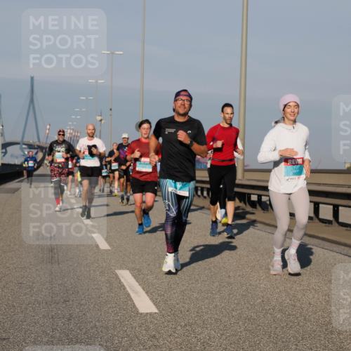 03.10.2025 - Köhlbrandbrückenlauf Fabian Wolf http://msf.ph/oto/9031045 03.10.2025 09:45:23 Position 3 3837 meine-sportfotos.de