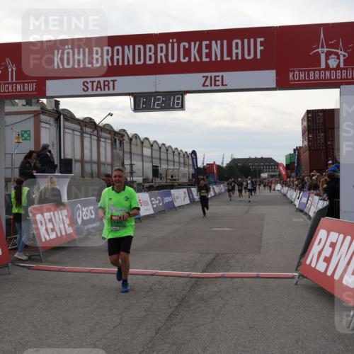 03.10.2025 - Köhlbrandbrückenlauf Julia Fischer http://msf.ph/oto/9031048 03.10.2025 16:12:18 Ziel 7404, 7468, 7615, 7762, 7825, 8088, 8501, 8939, 8951, 9399 meine-sportfotos.de