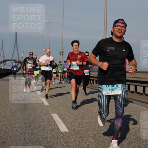 03.10.2025 - Köhlbrandbrückenlauf Fabian Wolf http://msf.ph/oto/9031079 03.10.2025 09:45:24 Position 3 1075, 3087 meine-sportfotos.de