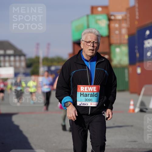 03.10.2025 - Köhlbrandbrückenlauf Michael Burmester http://msf.ph/oto/9031089 03.10.2025 10:36:42 Ziel 2473, 2535, 3096 meine-sportfotos.de