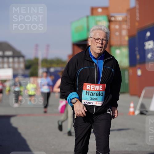 03.10.2025 - Köhlbrandbrückenlauf Michael Burmester http://msf.ph/oto/9031095 03.10.2025 10:36:42 Ziel 2473, 2535, 3096 meine-sportfotos.de