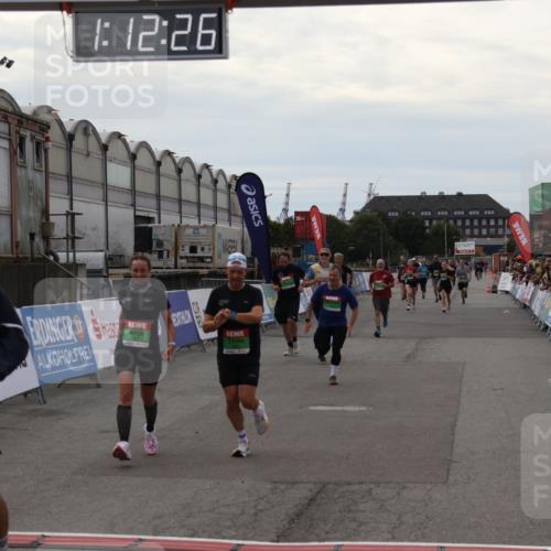 03.10.2025 - Köhlbrandbrückenlauf Julia Fischer http://msf.ph/oto/9031100 03.10.2025 16:12:27 Ziel 7615, 7654, 7688, 7762, 8501, 8901, 9060, 9061, 9359, 9454, 9677 meine-sportfotos.de