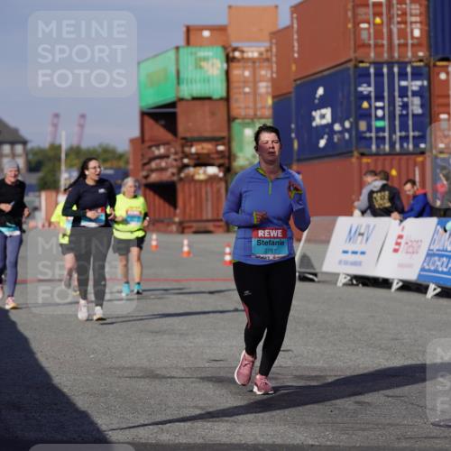 03.10.2025 - Köhlbrandbrückenlauf Michael Burmester http://msf.ph/oto/9031149 03.10.2025 10:36:53 Ziel 2324, 2738, 2741, 2781, 3571 meine-sportfotos.de