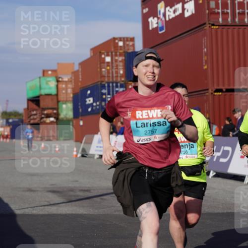 03.10.2025 - Köhlbrandbrückenlauf Michael Burmester http://msf.ph/oto/9031216 03.10.2025 10:37:02 Ziel 2324, 2606, 2738, 2741, 2757 meine-sportfotos.de