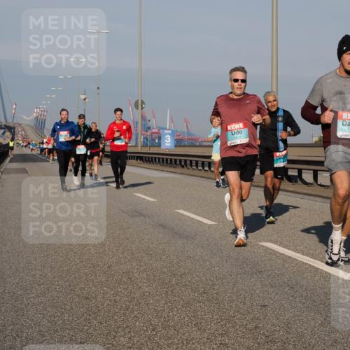 03.10.2025 - Köhlbrandbrückenlauf Fabian Wolf http://msf.ph/oto/9031233 03.10.2025 09:45:31 Position 3 3, 1411, 1237 meine-sportfotos.de
