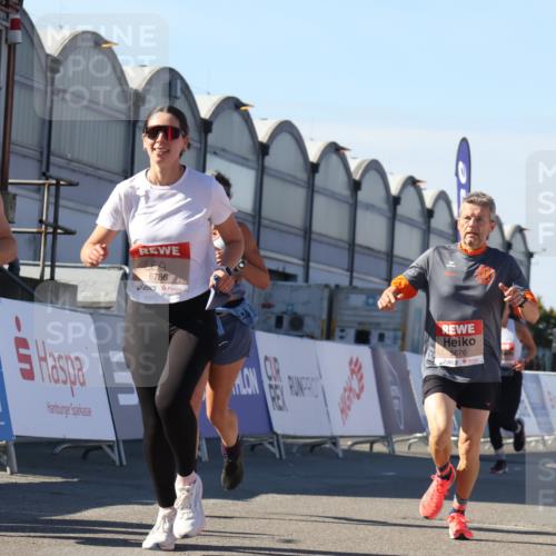 03.10.2025 - Köhlbrandbrückenlauf Luisa Fischer http://msf.ph/oto/9031258 03.10.2025 13:05:39 Ziel 4011, 4062, 4161, 4278, 4296, 4332, 4384, 4564, 5468, 5676, 6281, 6786, 6787 meine-sportfotos.de