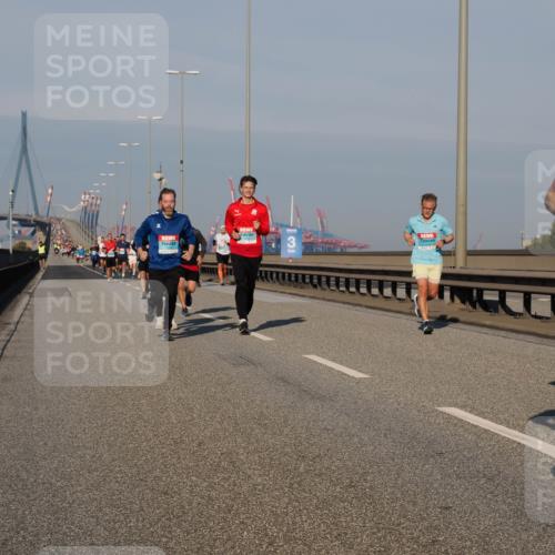 03.10.2025 - Köhlbrandbrückenlauf Fabian Wolf http://msf.ph/oto/9031261 03.10.2025 09:45:32 Position 3 3, 1411 meine-sportfotos.de